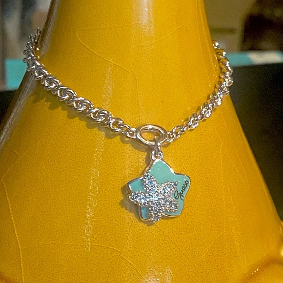 Guess Starfish Charm Bracelet - Picture 5 of 7